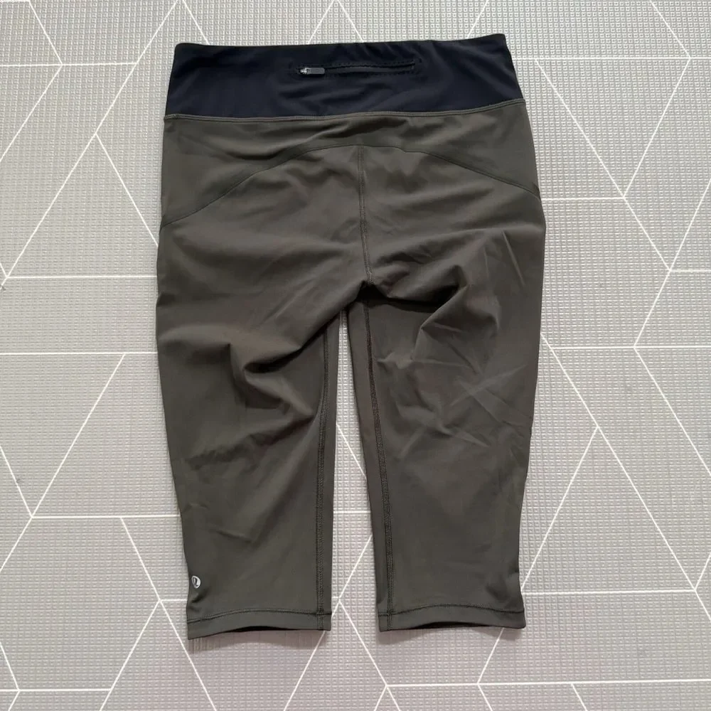 Lululemon Smooth Stride‎ Crop Size 10 Olive/Black